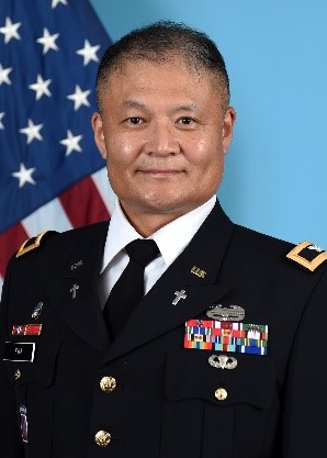 Portrait of Army Chaplain Suk Kim