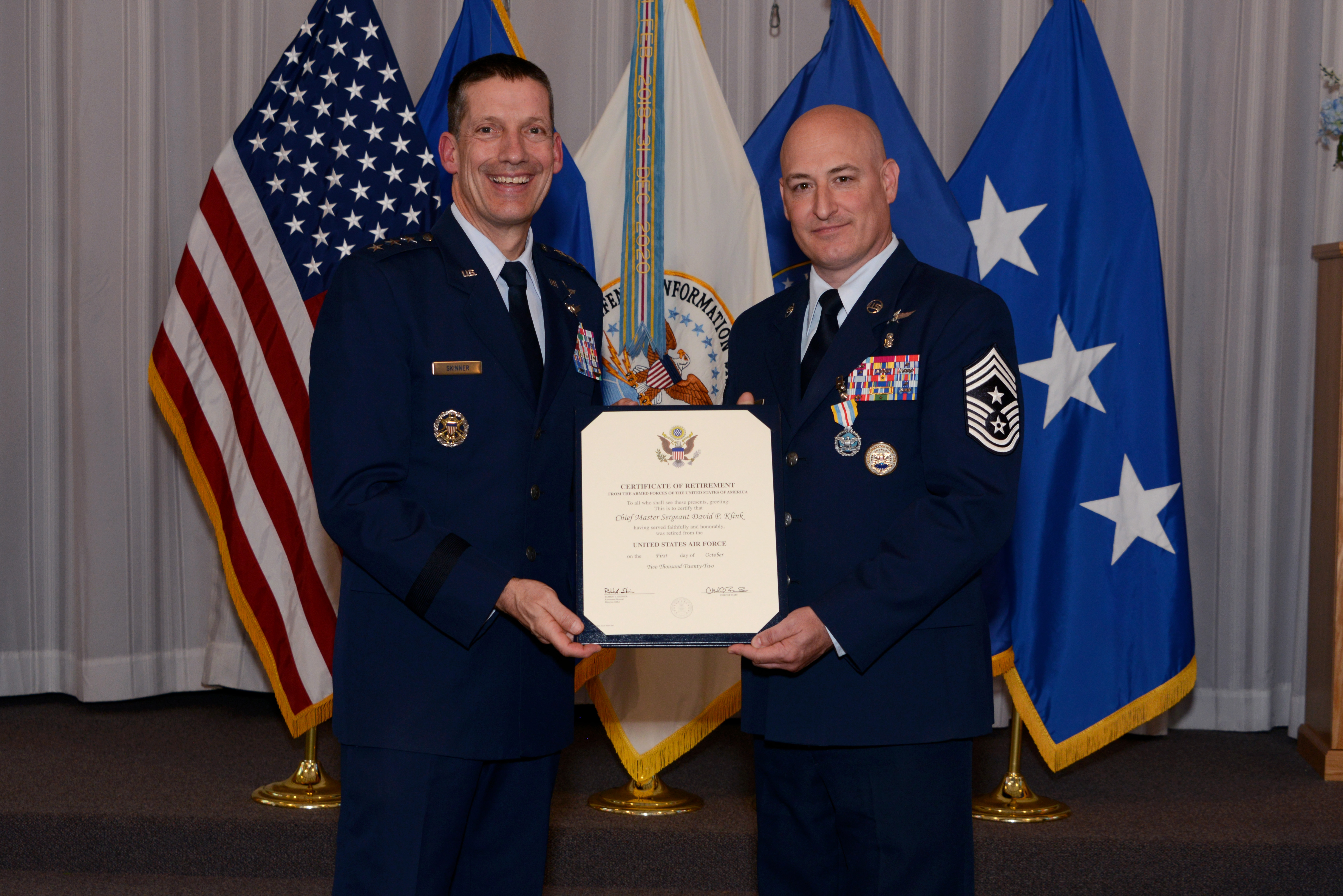 Skinner gives retirement award to Klink